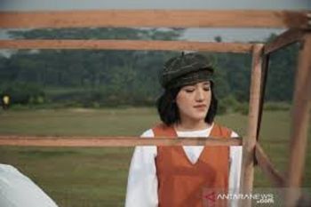 Rayakan ulang tahun, Ify Alyssa rilis video musik lagu "Wind"