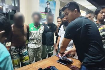 Polisi Keerom tangkap empat pelaku pencurian 51 unit HP