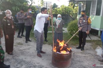 KPU Agam musnahkan 5.775 lembar surat suara rusak