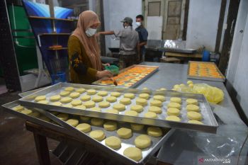 Warga Riau dilatih membuat roti untuk bangkit dari pandemi