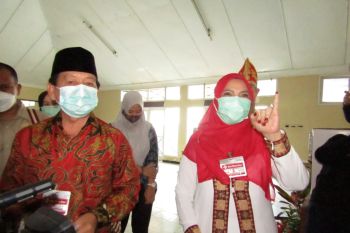 Calon Wali Kota Bandarpampung nomor urut 03 mencoblos di TPS 06