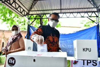 Gubernur Sulsel imbau paslon pilkada bersabar tunggu penetapan KPU