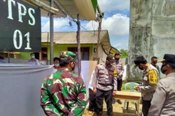 Pastikan Pilkada Lamtim aman, Kapolres dan Dandim tinjau TPS