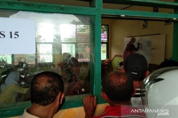 Pasangan calon Rusman Emba-Bachrun Labuta unggul di TPS sendiri