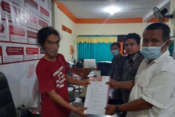 Tim hukum Delis-Djira laporkan dugaan politik uang ke Bawaslu Morut