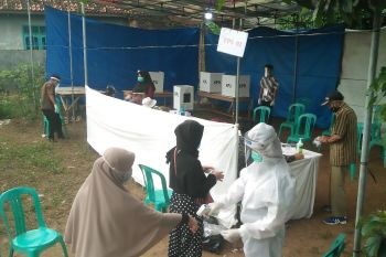 Warga ikuti pemiihan wali kota dengan prokes ketat