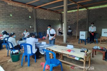 Hujan gerimis tandai pemungutan suara Pilkada di Konawe Selatan