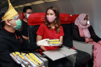 AirAsia bagikan Nasi Padang di penerbangan menuju Padang