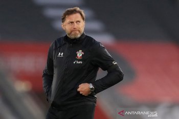 Hasenhuettl menangis bahagia saat Southampton kalahkan Liverpool 1-0