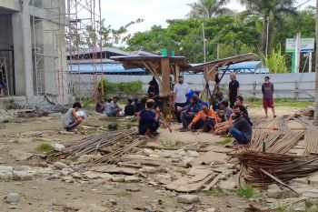 Gaji tak kunjung dibayar, pekerja pembangunan RSUD Puri Husada Tembilahan unjuk rasa