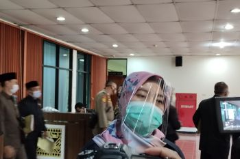 Nunik imbau masyarakat tetap di rumah selama libur akhir tahun