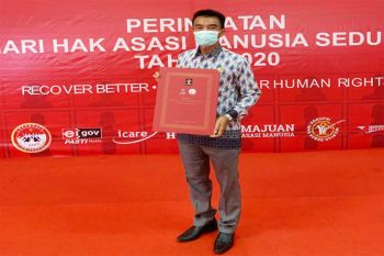 Pemkab Barut terima penghargaan kabupaten peduli HAM