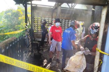 Polisi Jayapura tangani kasus kebakaran rumah di Dok VIII Atas