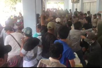 KPU Pesisir Barat minta pendukung dua pasangan calon bupati jaga suasana kondusif