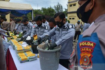 Pemusnahan ratusan kilogram sabu di Aceh