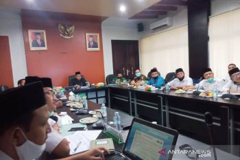 Pemkab Aceh Barat larangan perayaan tahun baru, termasuk hiburan musik, penjualan terompet dan petasan