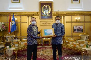Pemprov Sulsel kembali terima bantuan APD COVID-19 dari  J Trust Bank