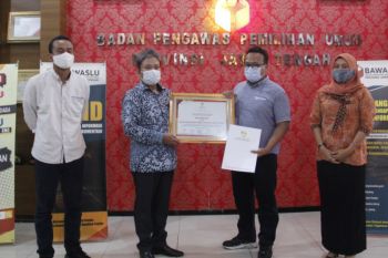 Bawaslu Jateng raih  penghargaan terinformatif