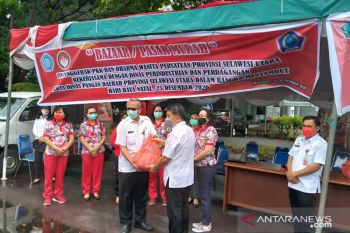 Pemprov Sulut bagikan ratusan paket bahan pokok murah jelang Natal