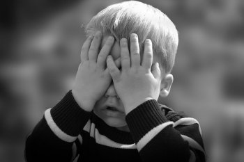 Anak usia di atas 5 tahun masih mengompol  di malam hari, masih wajar?