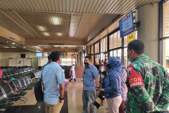 Satu keluarga batal ke Medan karena surat tes cepat COVID 19 palsu