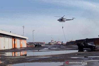 Denjaka Korps Marinir berlatih tangani teroris kuasai objek vital di Cirebon
