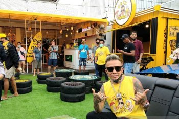 "Cafe Opa Gaul" semarakkan Pantai Berawa Badung-Bali