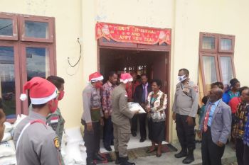 Yayasan Buddha Tzu Chi gandeng Polda Papua salurkan bantuan 280 ton beras