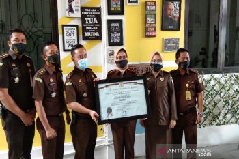 Kejari Batang raih penghargaan WBK  dari Kemenpan RB
