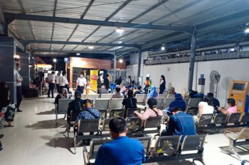Sekitar 1.000 penumpang kereta akses rapid antigen di Stasiun Tugu Yogyakarta