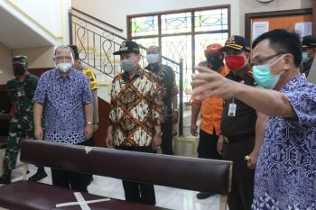 Pemkot Pekalongan-LKBN ANTARA survei lokasi  pemasangan videotron