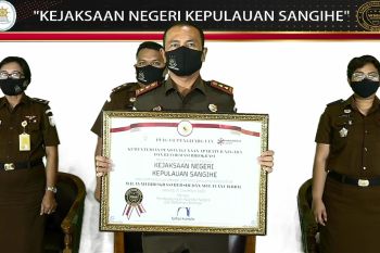 Kejari  Sangihe raih predikat WBBM