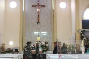 Jelang misa Natal, Koramil 1409-01/Somba Opu gelar karya bakti