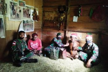 Satgas Yonif PR 432 Kostrad bantu warga di kampung Yiwika