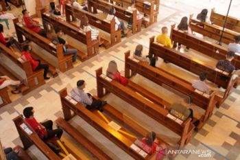Ibadah Natal dengan protokol kesehatan di Makassar