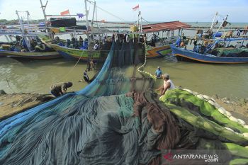 Nelayan mulai melaut