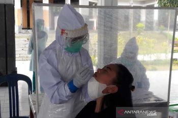 Hasil tes cepat antigen dua wisatawan Borobudur positif