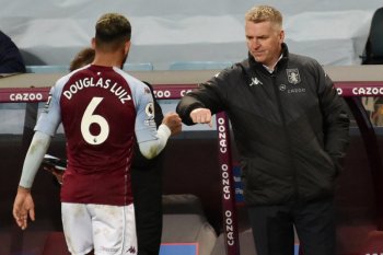 Pelatih Aston Dean Smith sanjung pemainnya