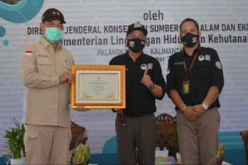 KLHK berikan Penghargaan Dedikasi Konservasi kepada Gubernur Kalteng