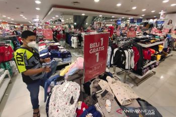 Warga "berburu" diskon akhir tahun di tengah pandemi COVID-19