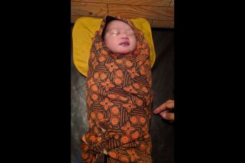 Geger! warga Masbagik Timur temukan bayi perempuan terbungkus kantong plastik dalam kondisi hidup