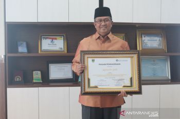 Tiga penghargaan nasional dan daerah diraih Pemkab Solok di penghujung 2020