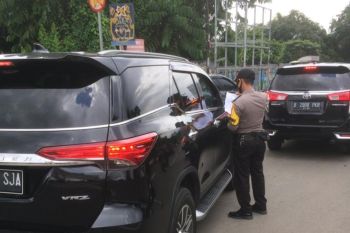 Satgas COVID-19 putar balik 509 kendaraan yang hendak  masuk ke Bandarlampung