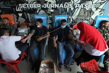 Donor darah wartawan peduli