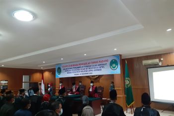 13 Advokad APSI Sumbar diambil sumpah  di Pengadilan Tinggi Padang