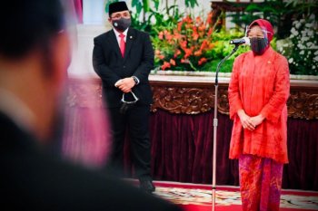 Mensos Risma sebut Bansos mulai disalurkan 4 Januari 2021