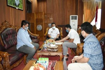 Pemkab Lamandau terima penghargaan dari PLN