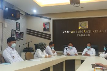 Langgar izin tinggal, tiga orang WNA ditindak Imigrasi Padang