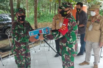 Forkopimda Tabalong meninjau pengamanan di perbatasan