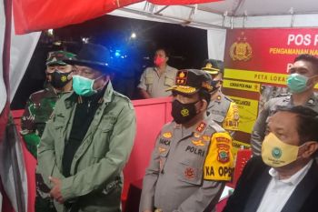 Gubernur dan Kapolda pantau pos pengamanan pergantian tahun